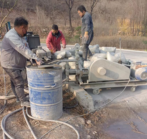 周矶管理区路面下沉注浆